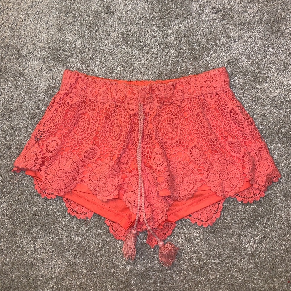 Breeze Over Orange Flower Designed shorts size S - Picture 3 of 11